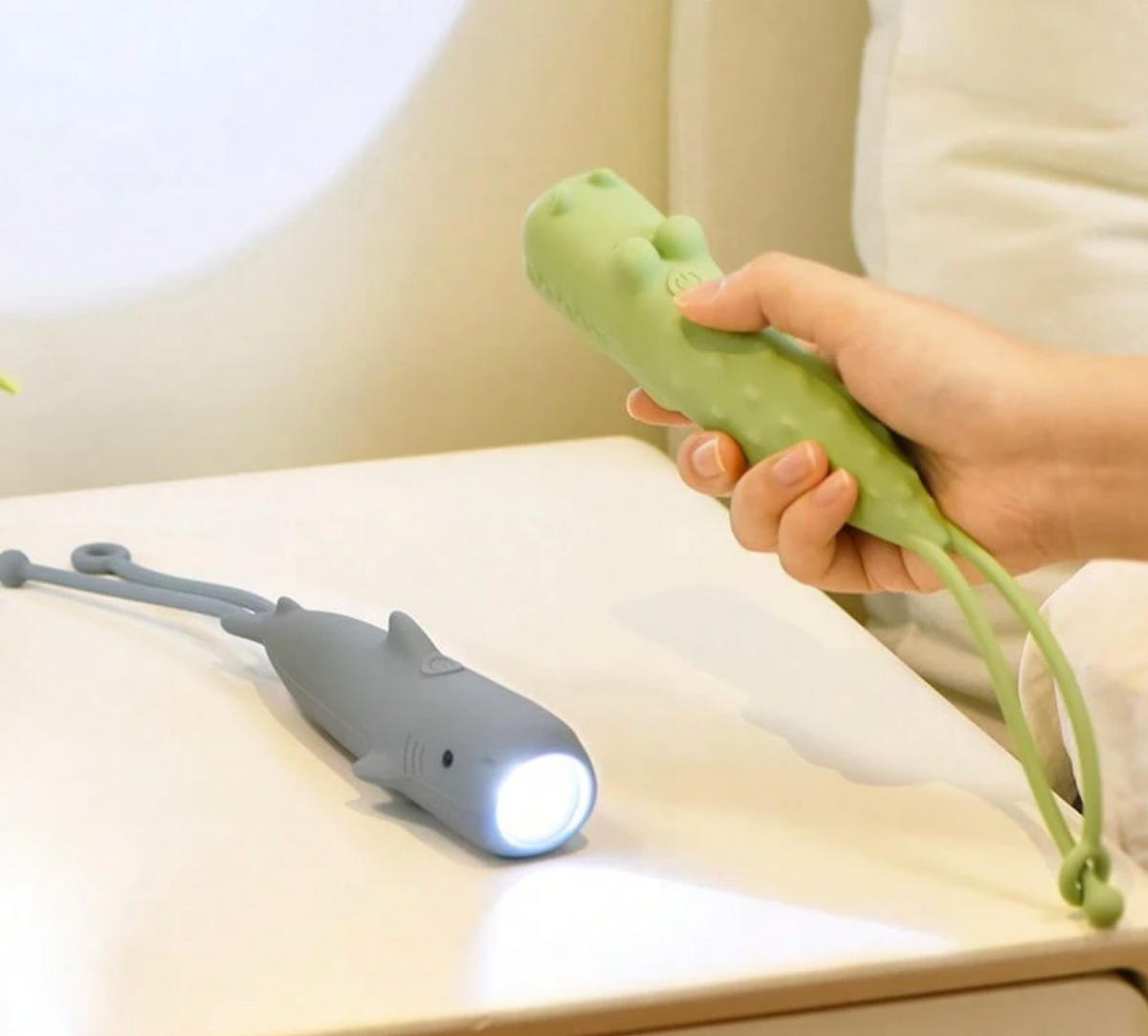 Linterna LED infantil con forma de animalito - foto 3
